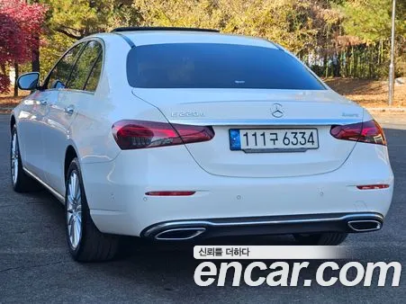 Mercedes-Benz E-Class 2022, фото 6