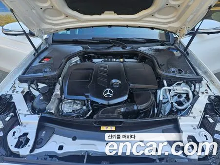 Mercedes-Benz E-Class 2022, фото 12