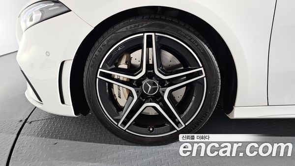 Mercedes-Benz A-Class 2020, фото 4