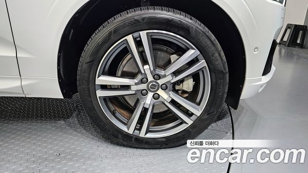 Volvo XC60 2021, фото 5
