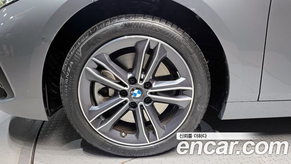 BMW 1 Series 2023, фото 5