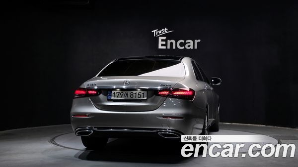 Mercedes-Benz E-Class 2021, фото 4