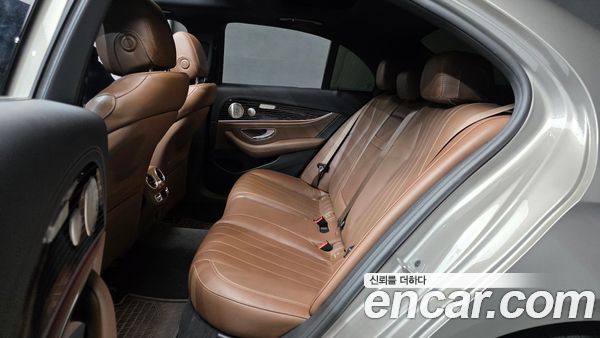 Mercedes-Benz E-Class 2021, фото 12