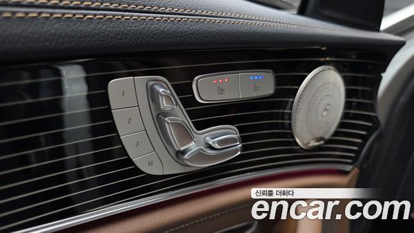 Mercedes-Benz E-Class 2021, фото 16