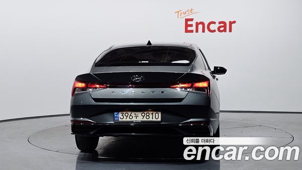 Hyundai Elantra 2023, фото 4