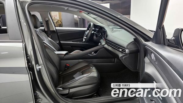 Hyundai Elantra 2023, фото 10