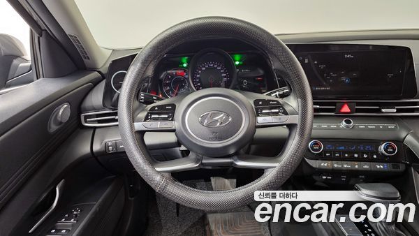 Hyundai Elantra 2023, фото 13