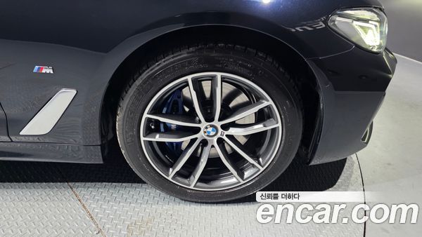 BMW 5 Series 2023, фото 5