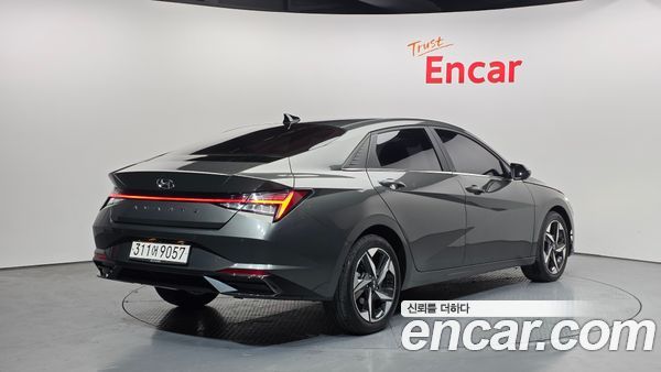 Hyundai Elantra 2022, фото 2