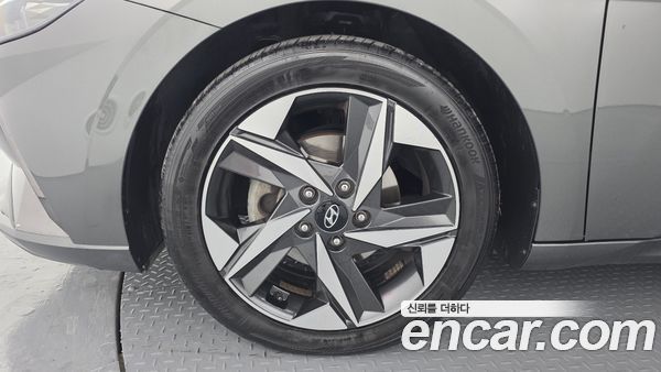 Hyundai Elantra 2022, фото 5