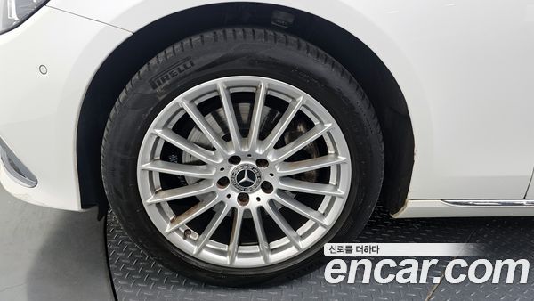 Mercedes-Benz E-Class 2022, фото 5