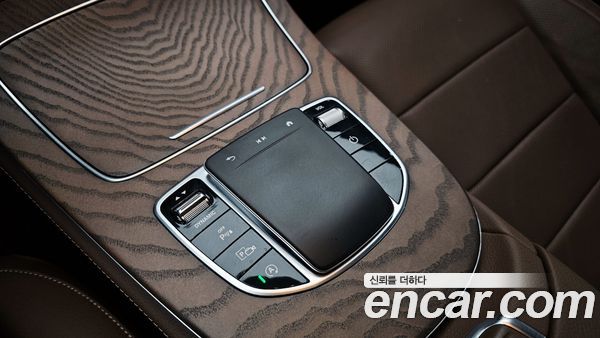 Mercedes-Benz E-Class 2022, фото 16