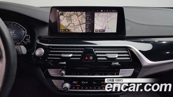 BMW 5 Series 2020, фото 15
