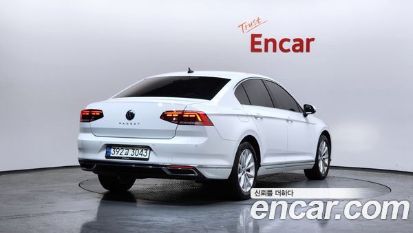 Volkswagen Passat 2021, фото 2