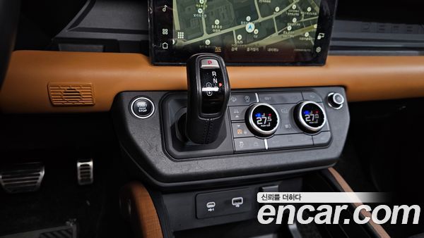 Land Rover Defender 2023, фото 9