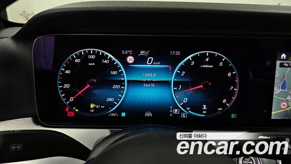 Mercedes-Benz E-Class 2021, фото 8
