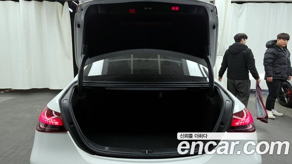 Mercedes-Benz E-Class 2021, фото 20