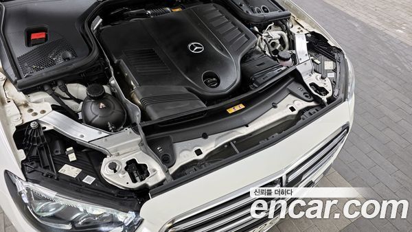 Mercedes-Benz E-Class 2021, фото 6
