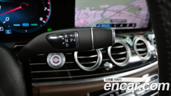 Mercedes-Benz E-Class 2021, фото 9