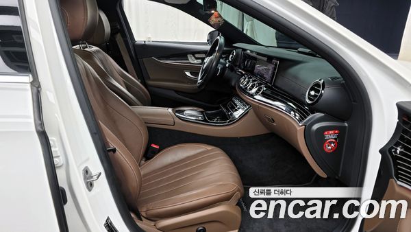Mercedes-Benz E-Class 2021, фото 11