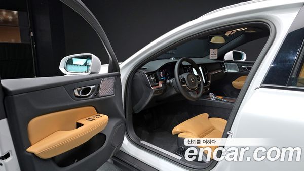 Volvo V60 2023, фото 10