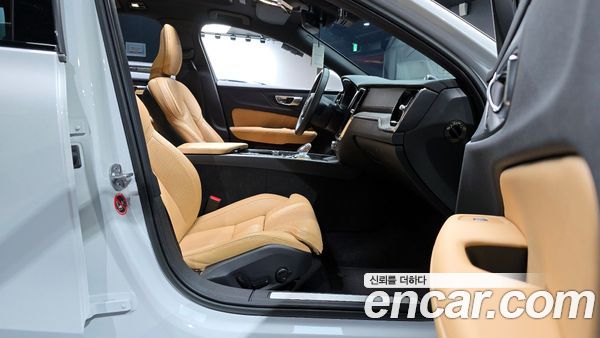 Volvo V60 2023, фото 11