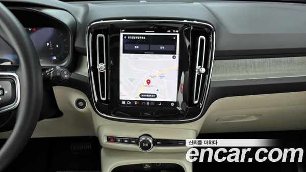 Volvo XC40 2023, фото 14