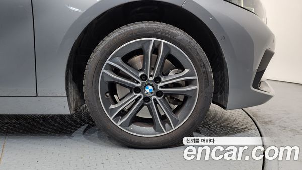 BMW 1 Series 2023, фото 5