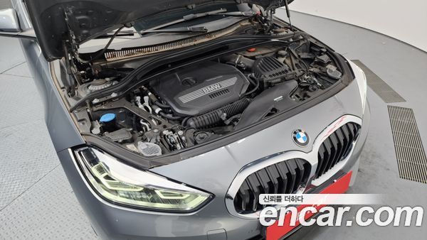 BMW 1 Series 2023, фото 6