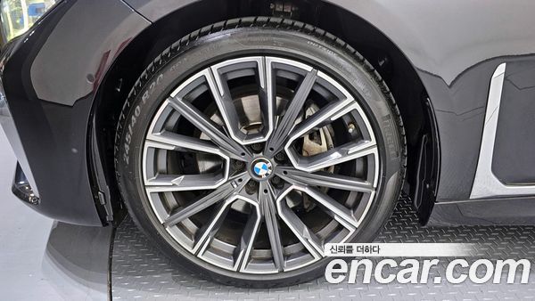 BMW 7 Series 2021, фото 5