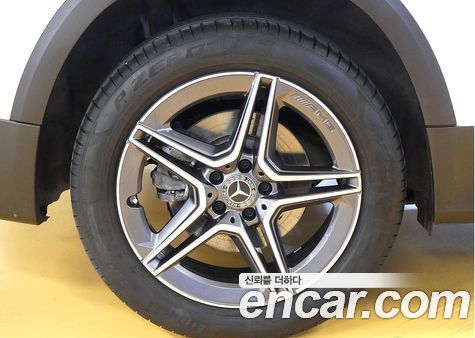 Mercedes-Benz GLB 2023, фото 5