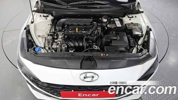 Hyundai Elantra 2023, фото 6
