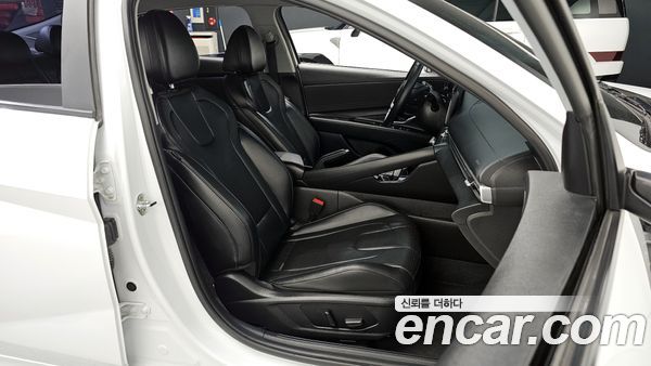 Hyundai Elantra 2023, фото 10