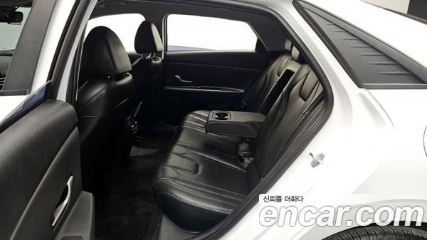 Hyundai Elantra 2023, фото 12