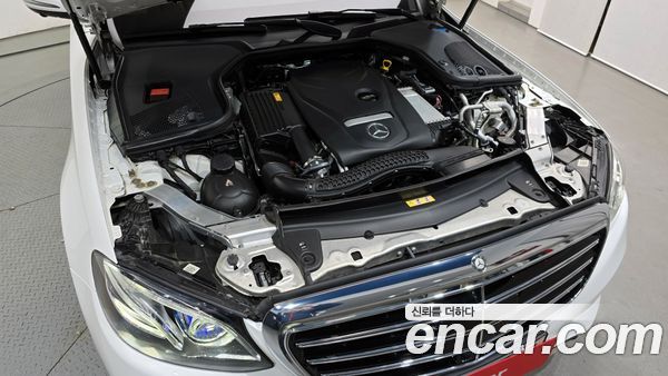 Mercedes-Benz E-Class 2020, фото 6