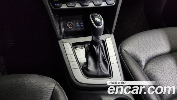 Hyundai Elantra 2020, фото 9