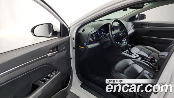 Hyundai Elantra 2020, фото 10