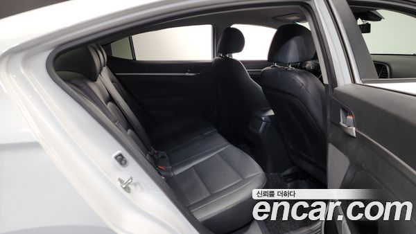 Hyundai Elantra 2020, фото 12
