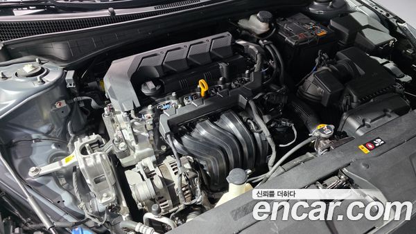 Hyundai Elantra 2021, фото 6