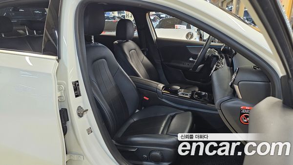 Mercedes-Benz A-Class 2021, фото 11