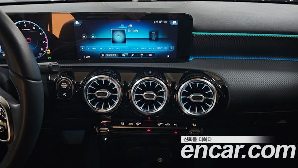 Mercedes-Benz A-Class 2021, фото 18
