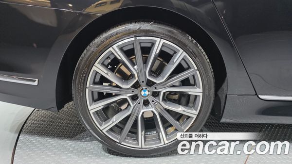 BMW 7 Series 2021, фото 5