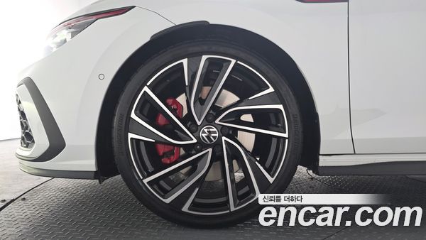 Volkswagen Golf 2023, фото 4