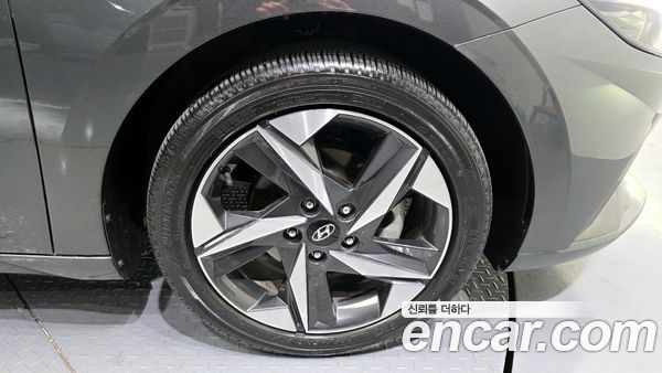 Hyundai Elantra 2022, фото 5