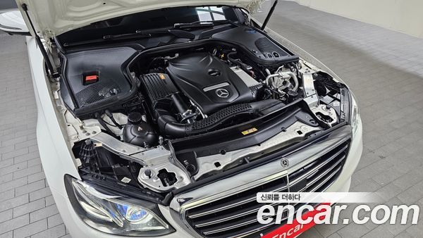 Mercedes-Benz E-Class 2020, фото 6