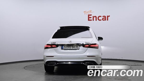 Mercedes-Benz E-Class 2021, фото 4