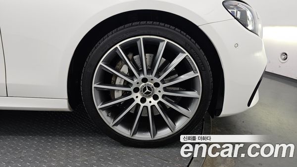 Mercedes-Benz E-Class 2021, фото 5