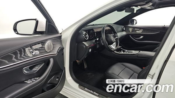 Mercedes-Benz E-Class 2021, фото 11