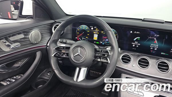 Mercedes-Benz E-Class 2021, фото 13