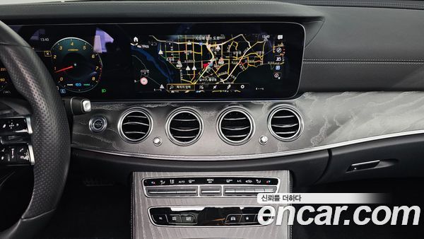 Mercedes-Benz E-Class 2021, фото 14